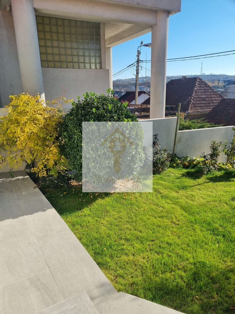 De vânzare – Casă la cheie, zonă ultracentrală Oradea. - Poză 1