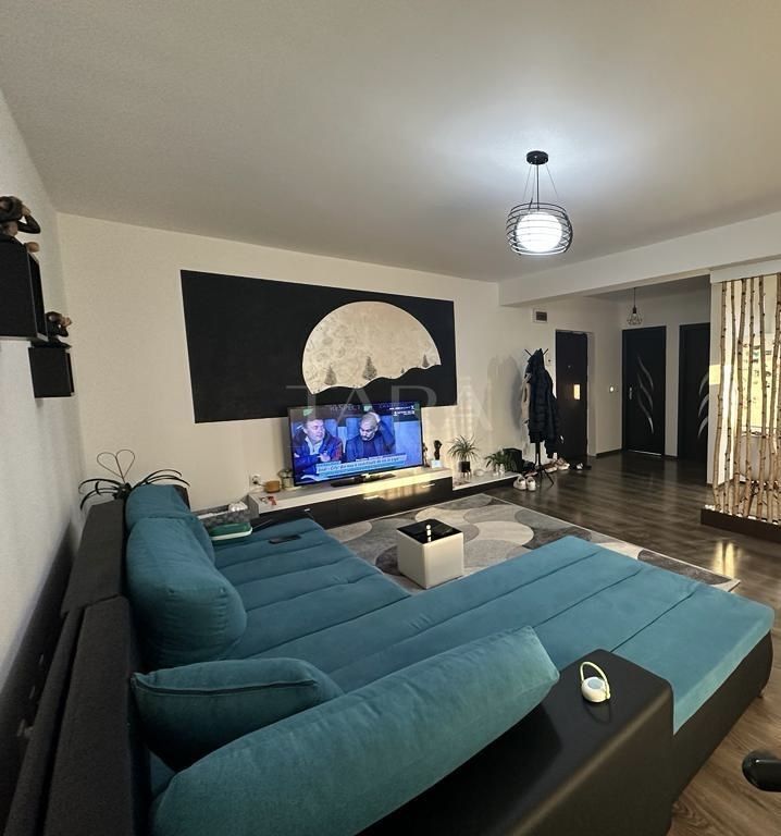 Confort și stil – apartament cu 2 camere, balcon și parcare in Terra. - Poză 1