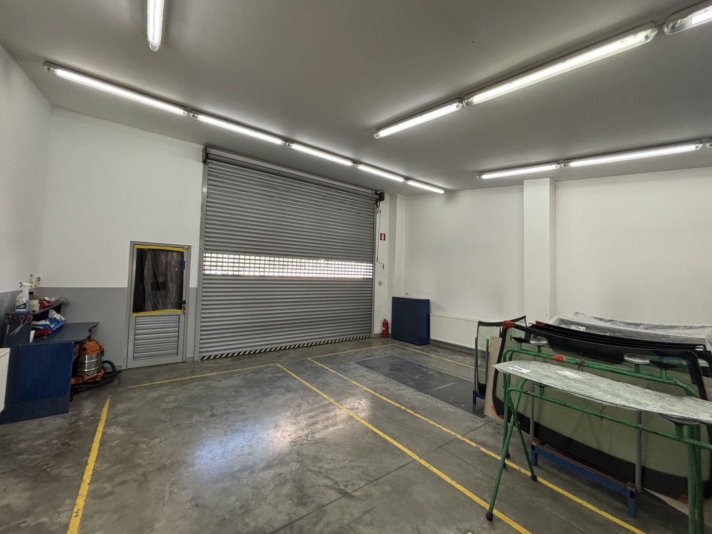 Hală,birourii/depozitare în zona Lugojului - Poză 1