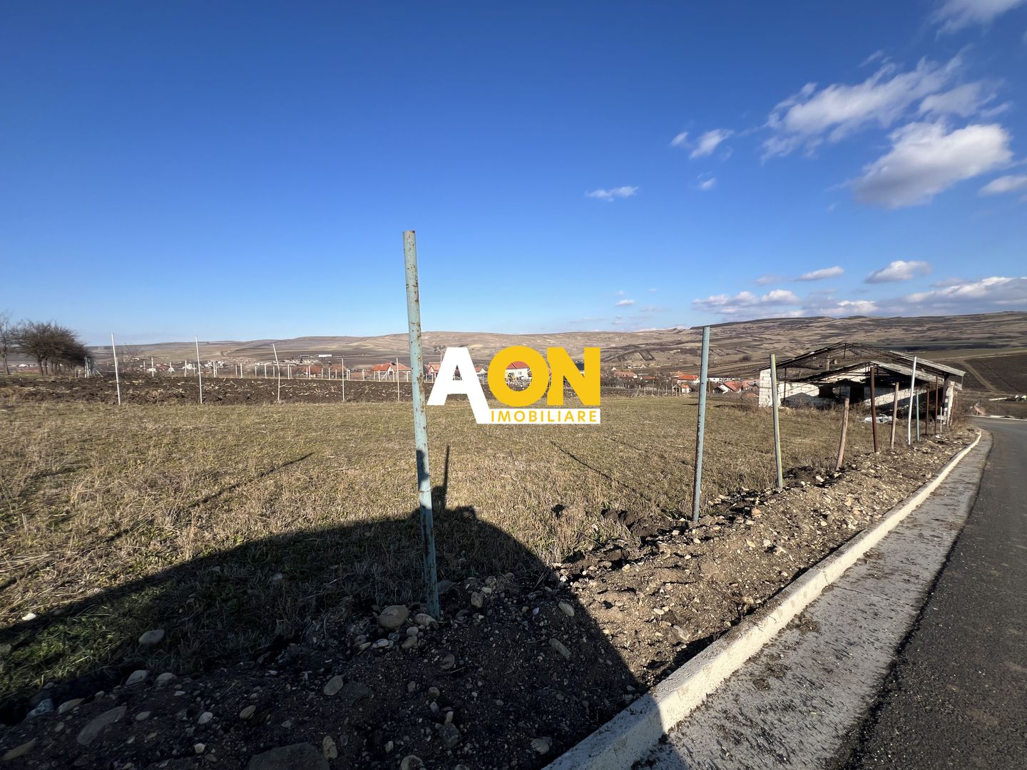 2,314 Mp in Daia Romana, toate utilitatile la asfalt, 80ml deschidere - Poză 3