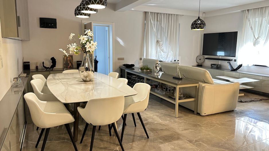VILA I FOR SALE  I ZONA PIPERA - Poză 1