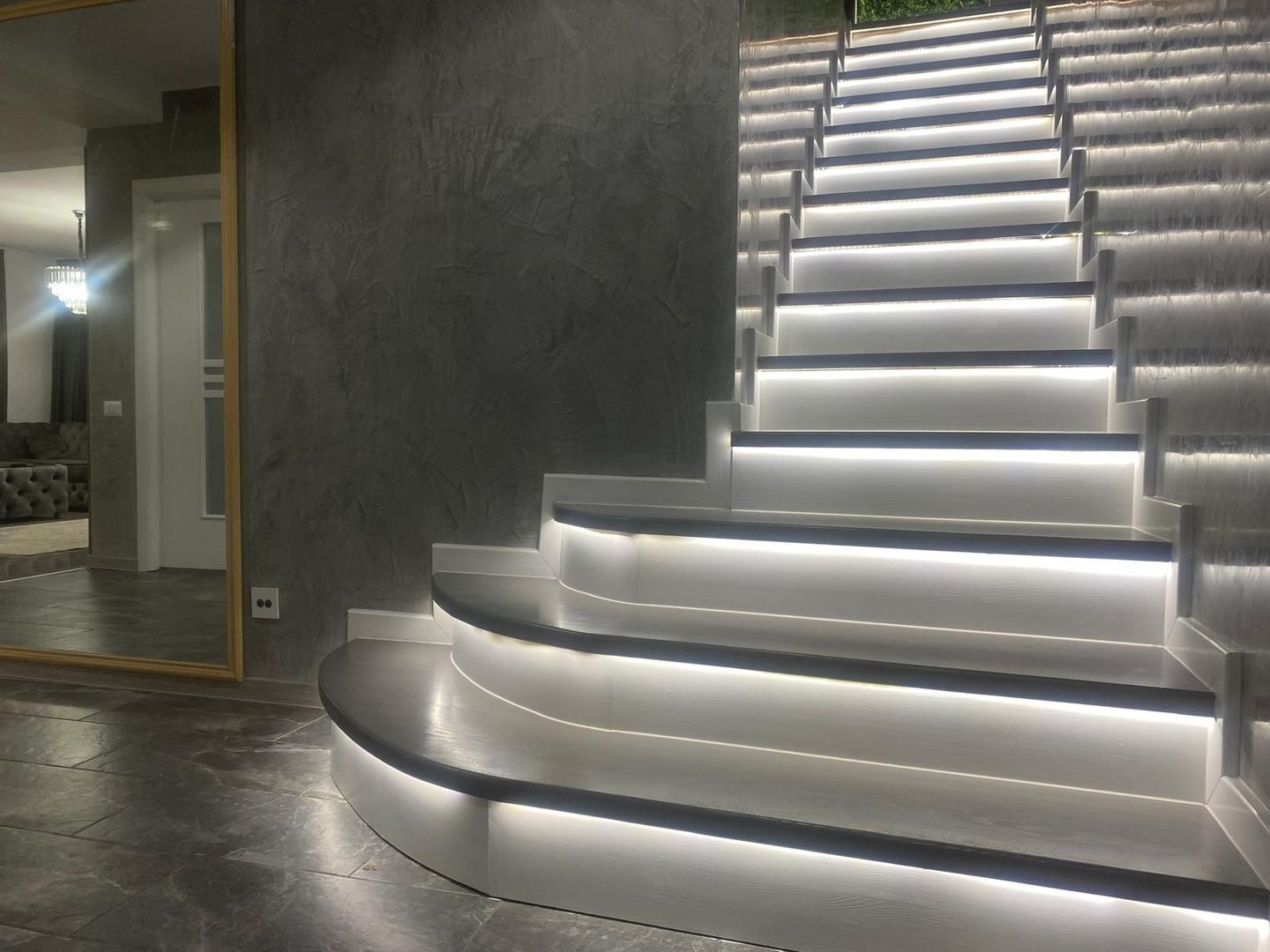 Gata de locuit! Vanzare casa cu 6 camere in Targoviste - Poză 9