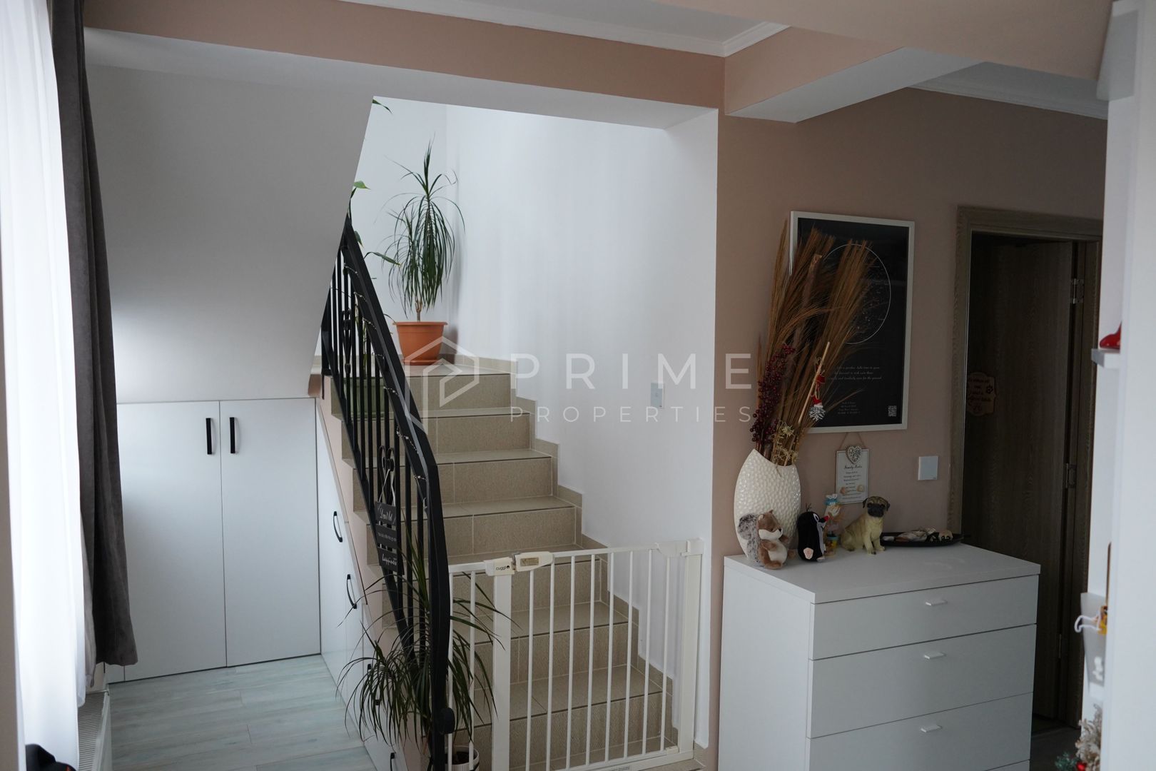 Casă familială spațioasă în zonă liniștită | Sângeorgiu de Mureș | - Poză 3