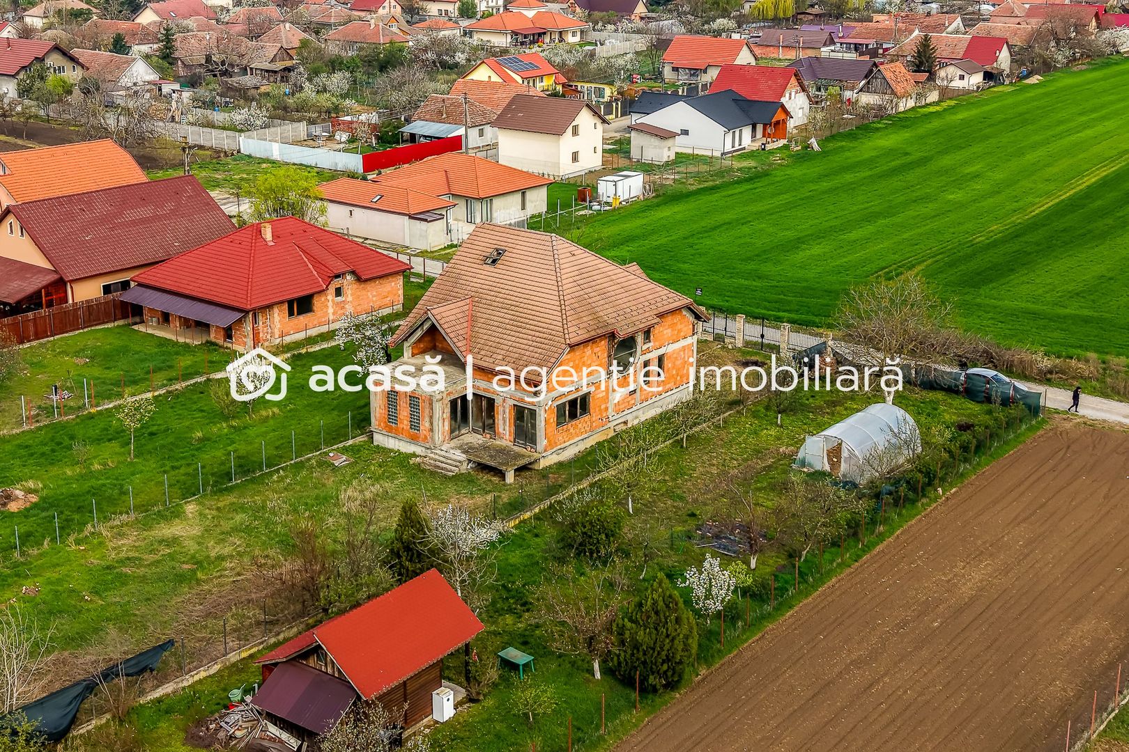 Casă 6 camere - la roșu - Zimandcuz, Arad – COMISION 0 - Poză 2