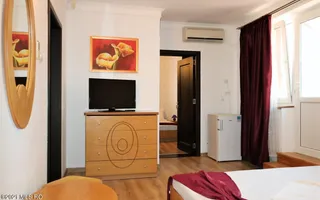 Mamaia Nord - Langa Mare, pensiune la cheie, 11 camere, 9 bai! - Poză 18