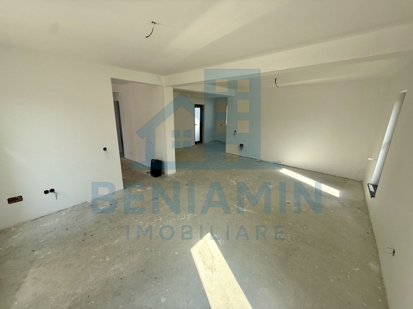 Casa parter - 331mp teren - 121mp casa -posibilitate predare - Leamna - Poză 2