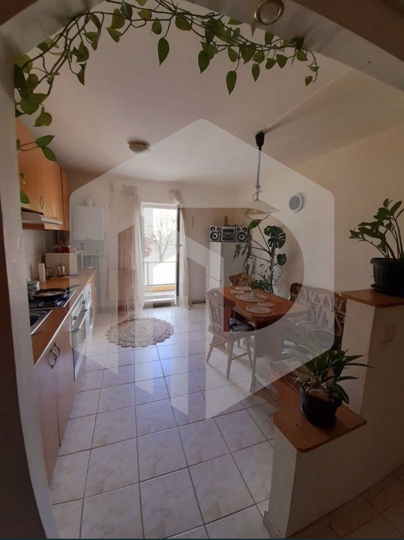 Apartament 3 camere Strand- Etaj 1/Decomandat+balcon+pivnita - Poză 1