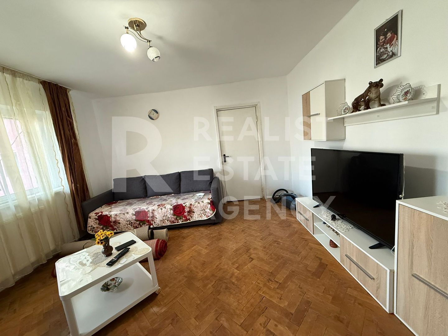 Vânzare, apartament, 2 camere, plus anexă - Poză 1
