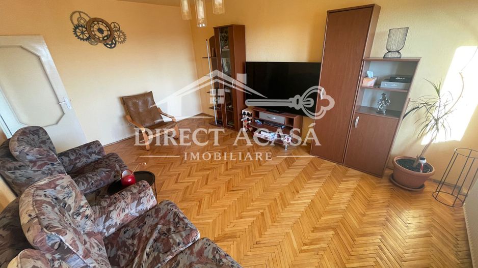 Apartament cu 4 camere de inchiriat-Str Republici-Zona 7 Noiembrie - Poză 11