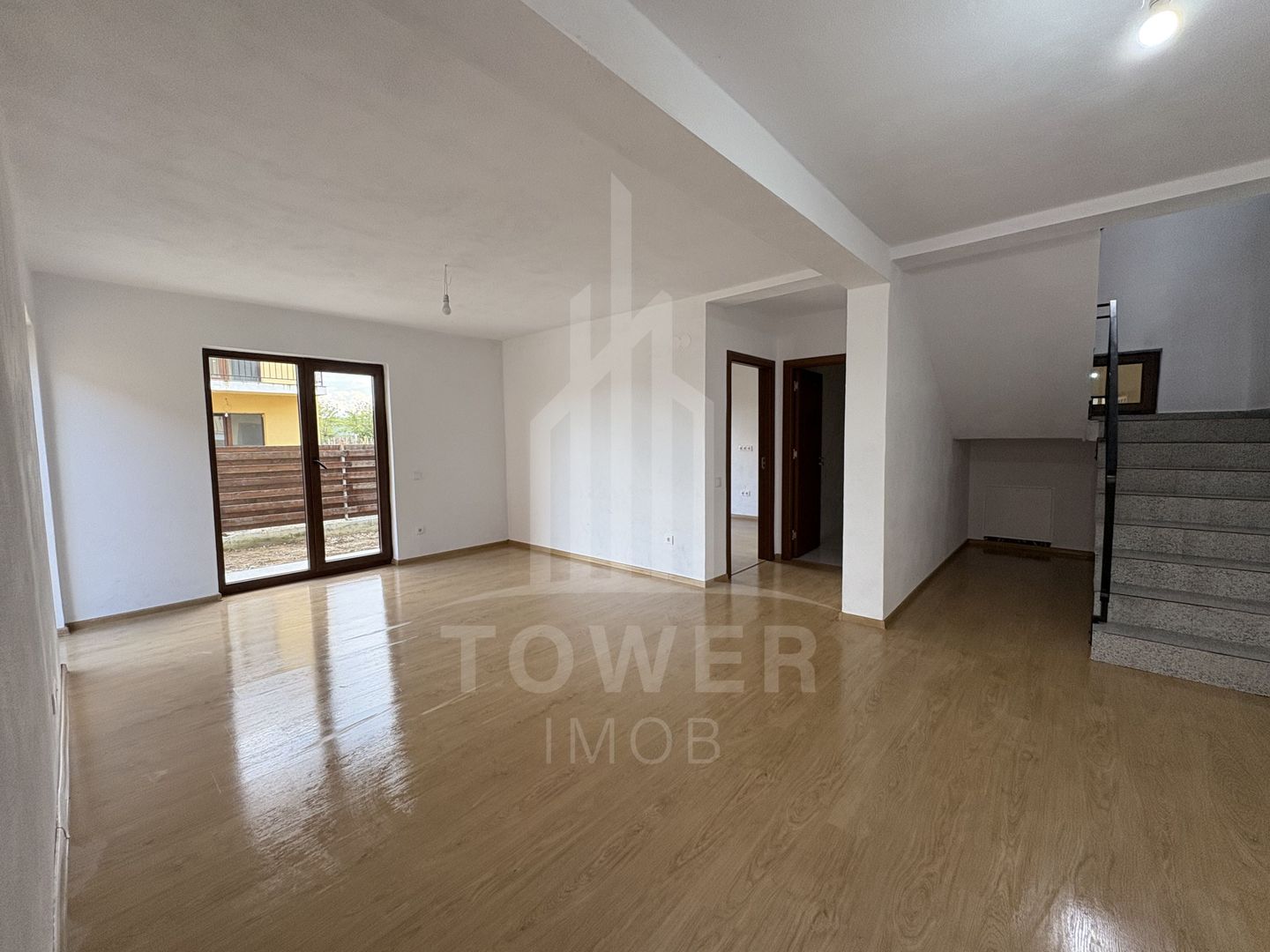 Apartament la casă cu curte – zonă liniștită, strada Zăvoi - Poză 1