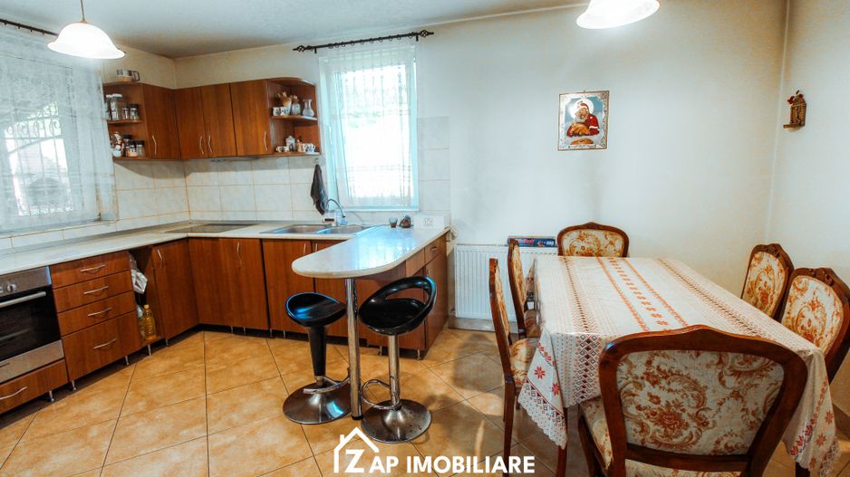Unirii - Casa 170 mp - 5 camere - 900 mp teren - garaj - Poză 15