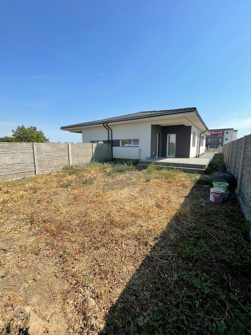 Duplex pe parter de vanzare in Bucovat - Poză 25