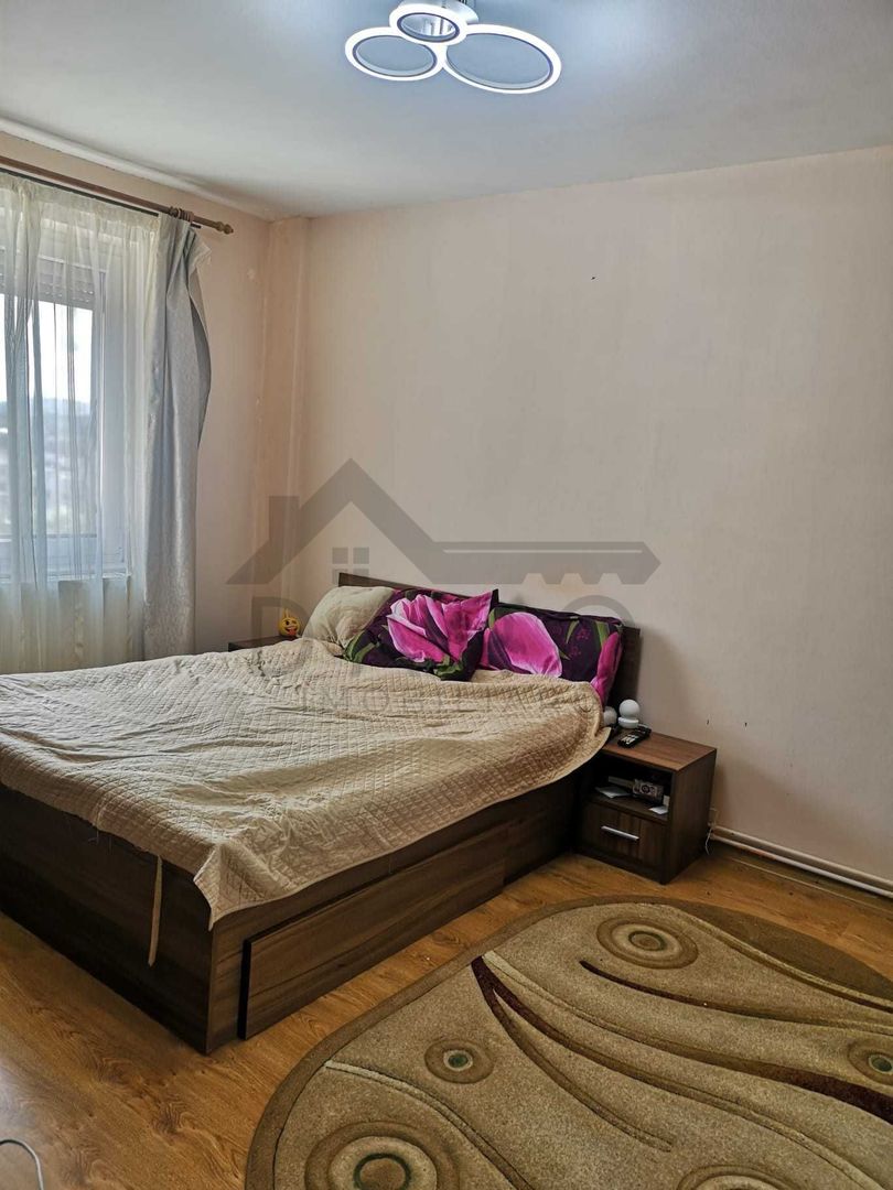 Vand apartament 3 camere - Poză 3
