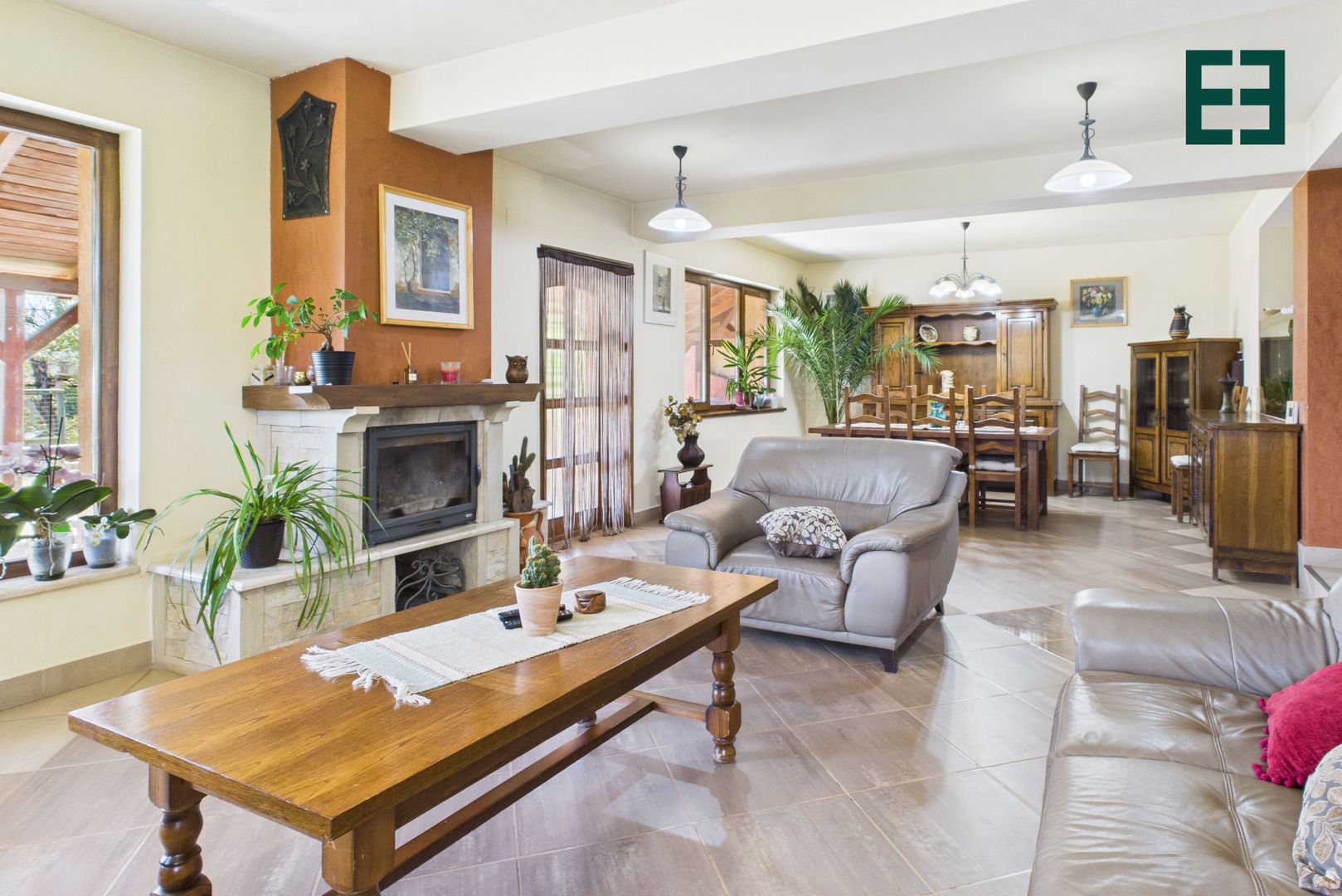 Vilă cu 6 camere - Zona Subcetate - Arad - Poză 3