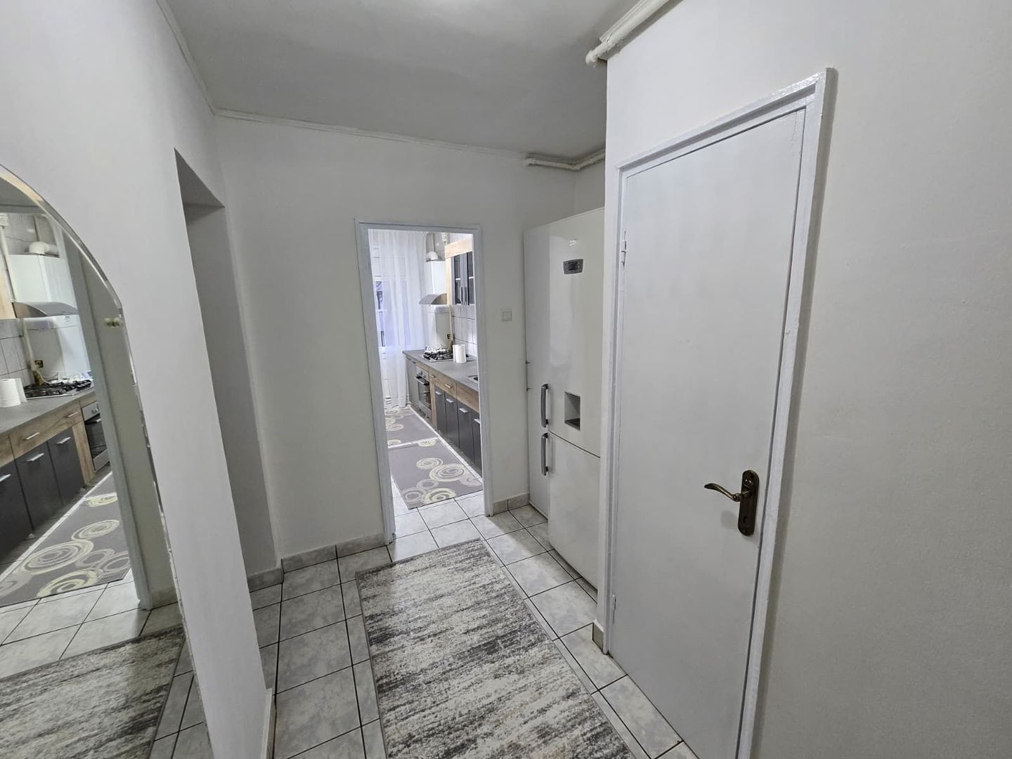 AP. 2 CAMERE MILITARI, CENTRALA, BUCATARIE INCHISA, METROU 5 MINUTE - Poză 13