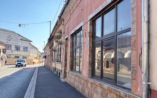 Spatiu Comercial si 7 apartamente ultracentral in Oradea - Poză 1