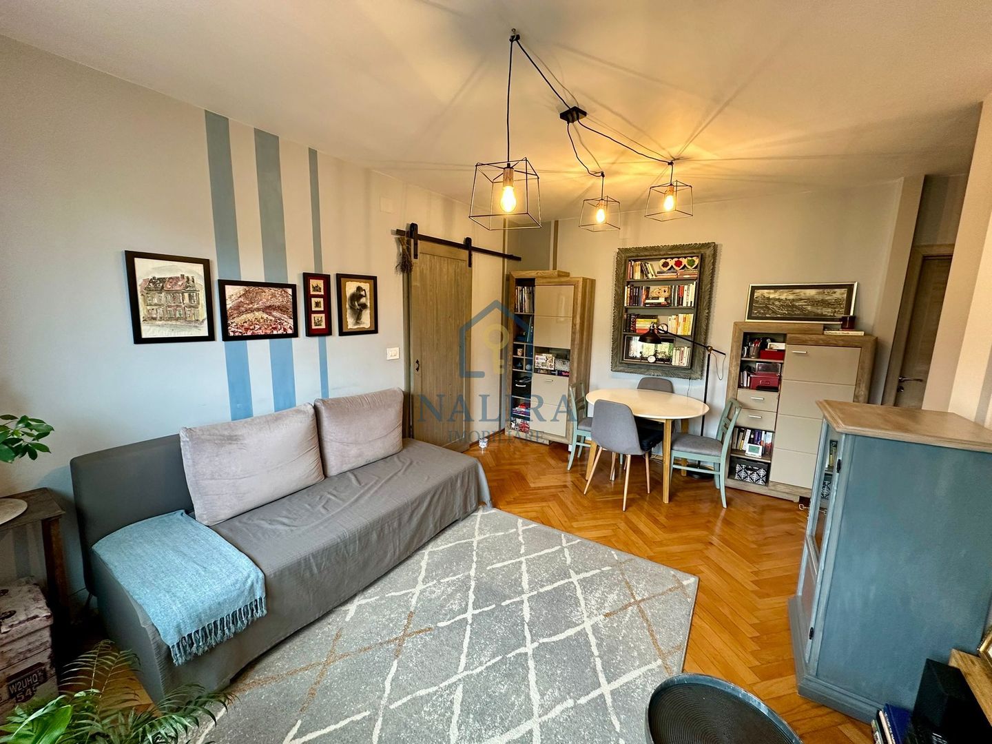 Apartament cu două camere - Poză 1