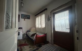 Casă batraneasca+ teren 999 mp intravilan în Oituz - Poză 8