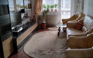 Apartament cu 3 camere zona 0 etaj 5 din 6 conf 1 decomandat Pret: 110.000 neg. - Poză 3