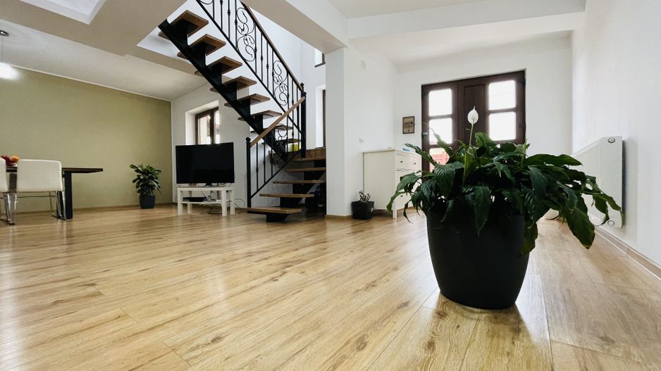 Dumbravita - Casa 5 camere, 179 mp | Mobilat & Utiliat | Garaj - Poză 2