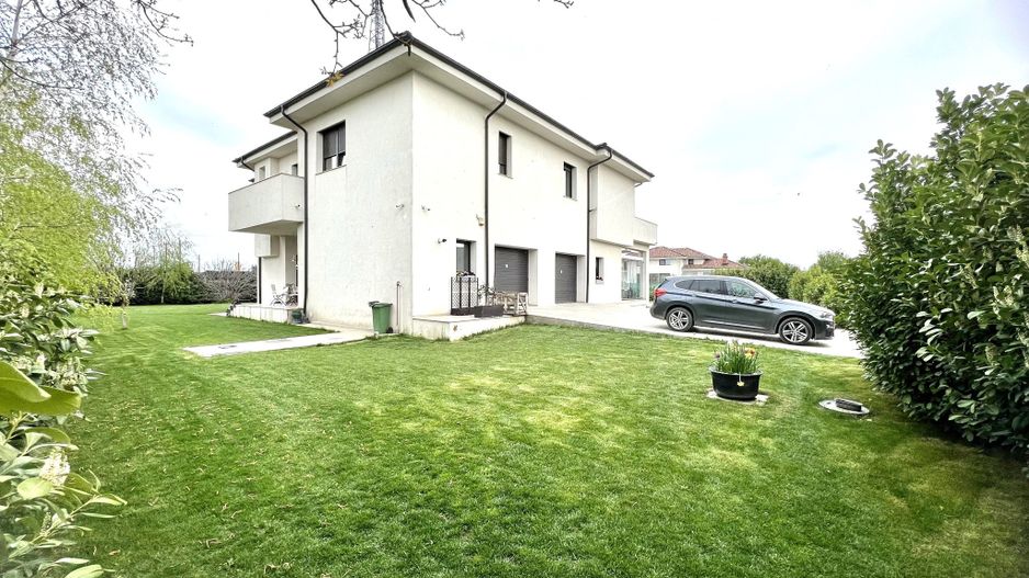 Proprietate deosebita suprafete generoase 580 mp teren 2076 mp - Poză 1