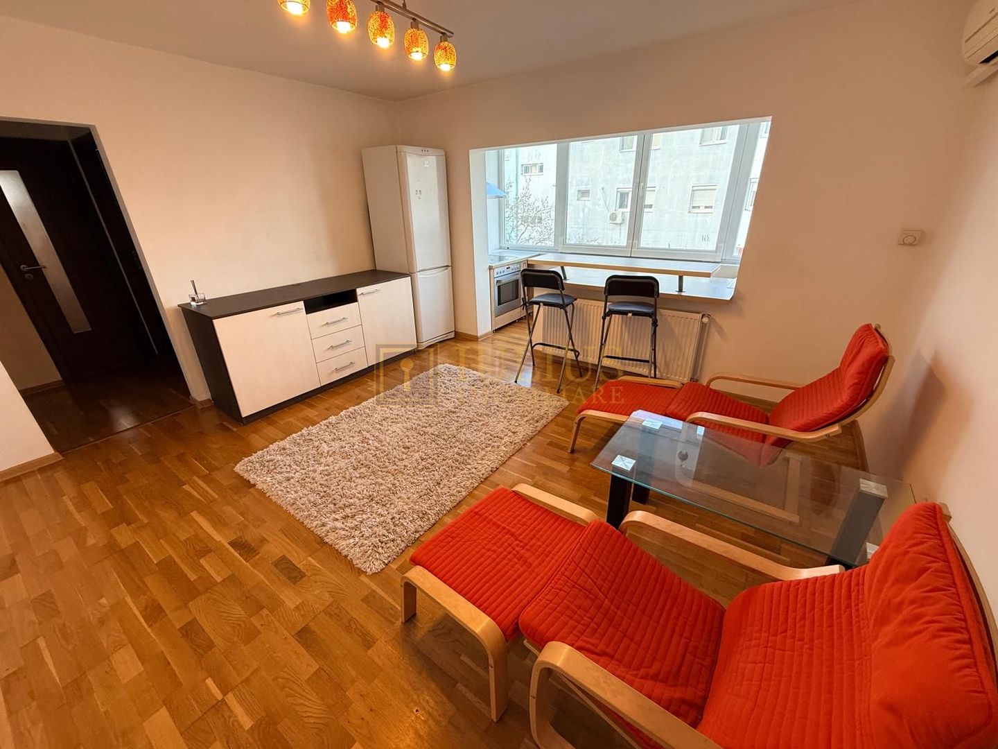 3 camere, zona Dambovita, apt superb, centrala proprie, disponibil imediat - Poză 1