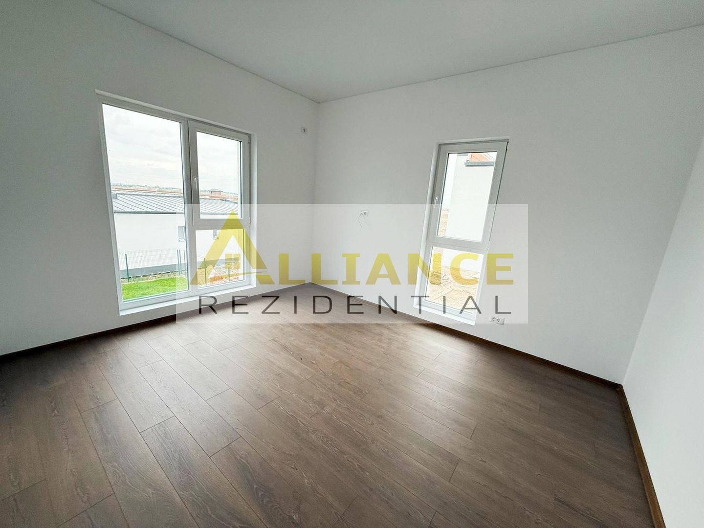 Vila cu 4 camere în ansamblu rezidential exclusiv - Comuna Berceni - Poză 10