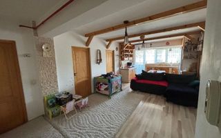 Apartament cu 3 camere, stil rustic, Baciu, zona Petrom - Poză 3