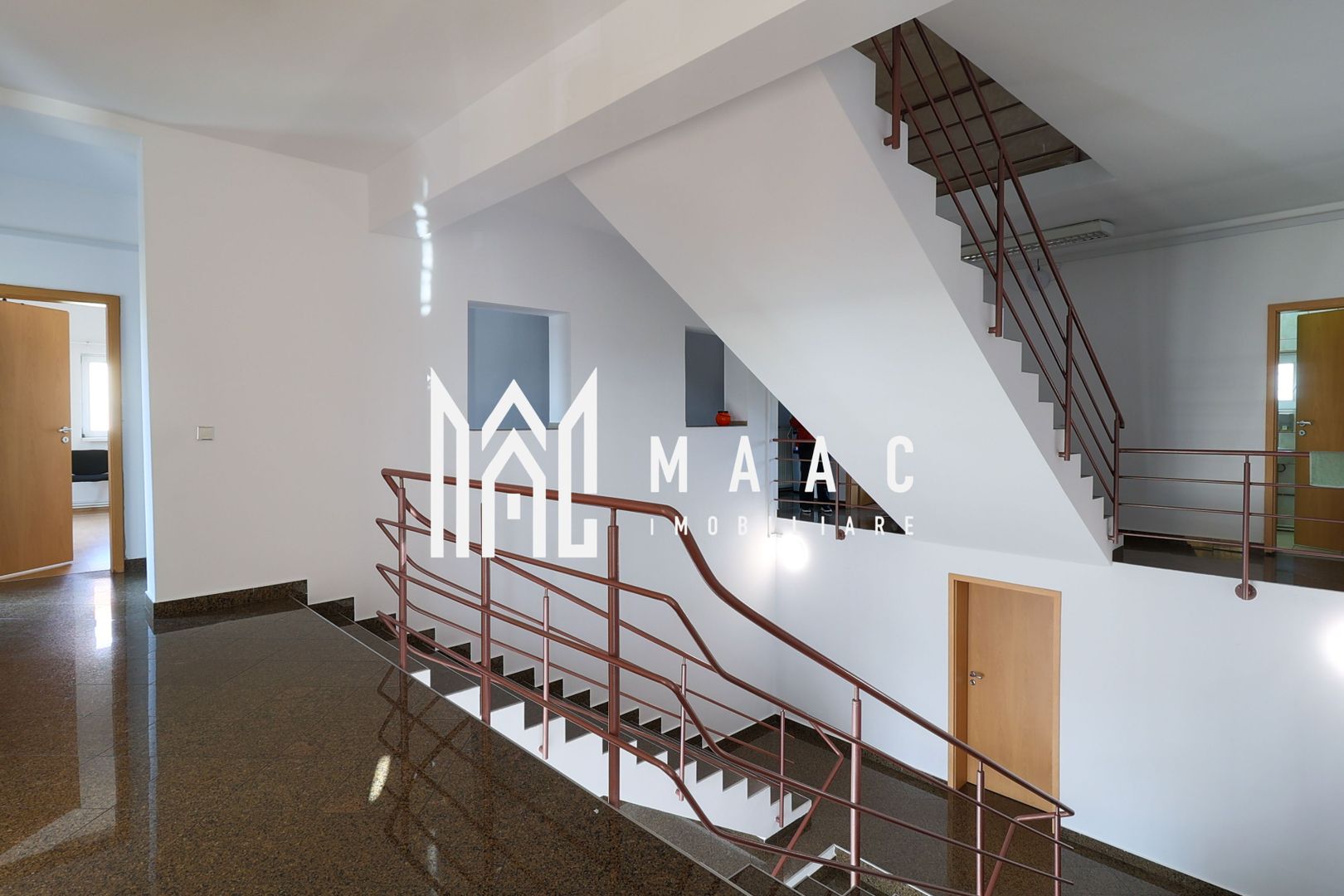 Spatiu  I 8 birouri I 2 hale I 1.140mp teren I Tiglari - Poză 5