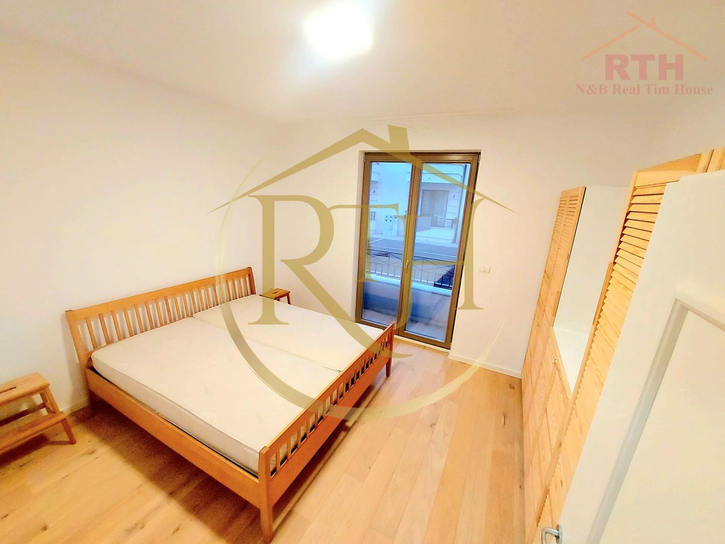 Oferim spre inchiriere, apartament cu 2 camere, Parcare privata - Poză 6