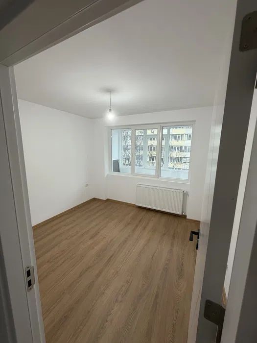 APARTAMENT RENOVAT METROU ZONA VATRA LUMINOASA - Poză 2
