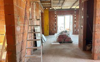 Casa cu 4 camere de vanzare in Santandrei - Poză 2