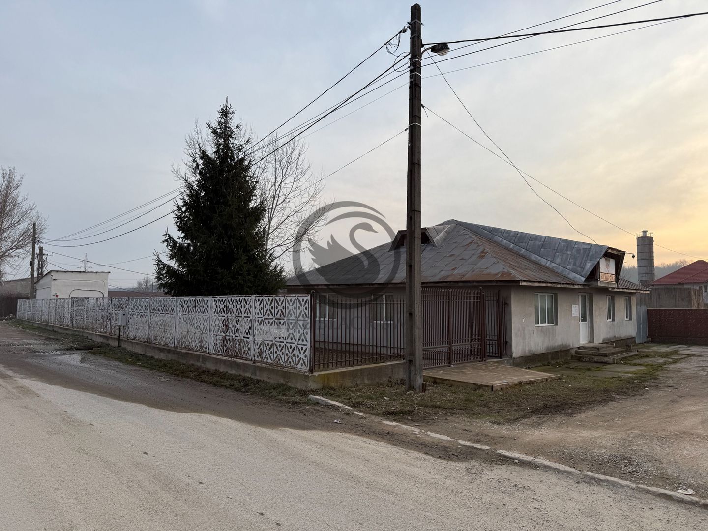 Casa / Spatiu birouri de vanzare | 1.153 mp teren | Kaufland - Moreni - Poză 3