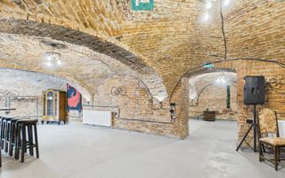 Eleganță subterană - pivniță exclusivistă Arad - Poză 22