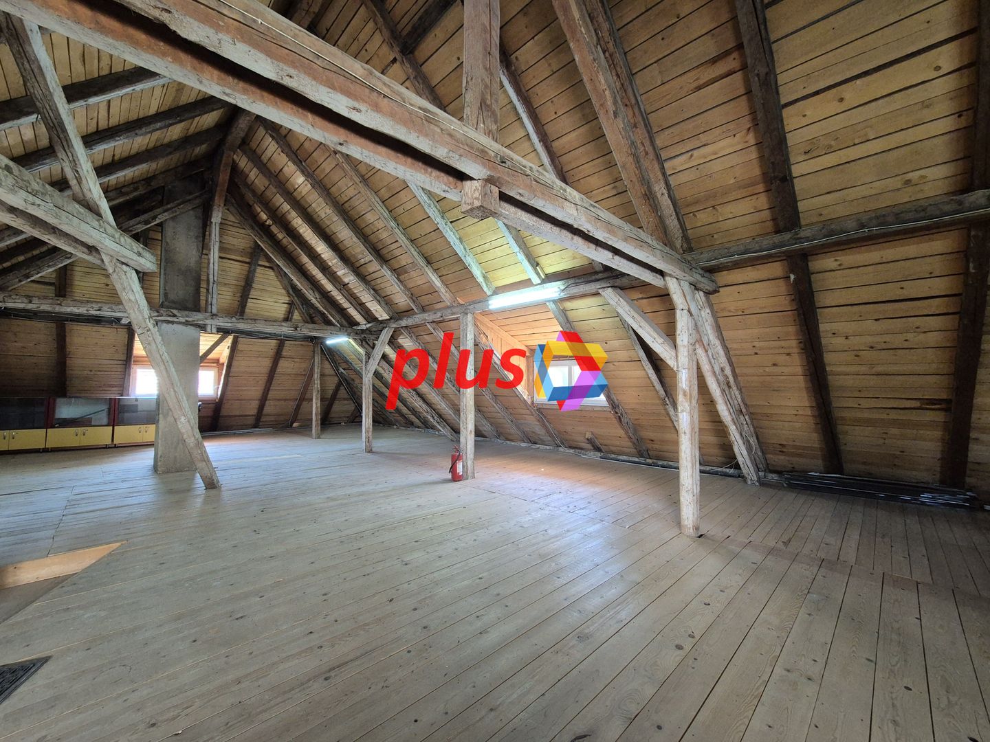 Casa de închiriat Brașov - 540 mp  # plus-imo.ro - Poză 11