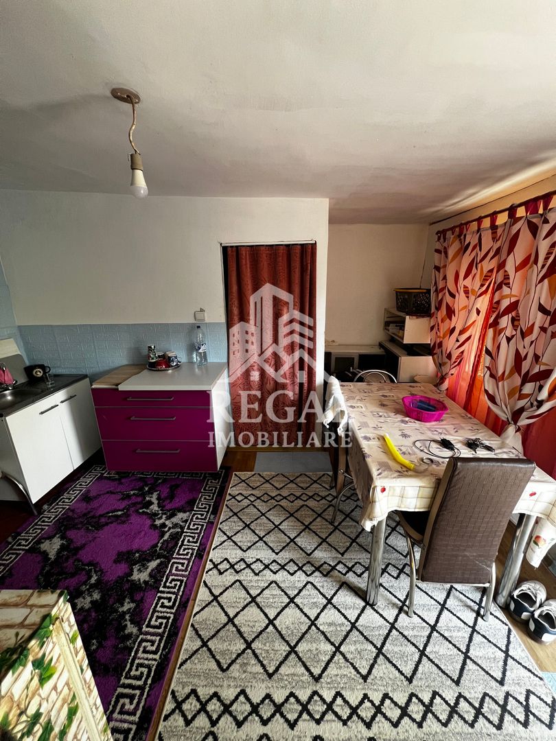 Proprietate cu 2 case și 770 mp teren – vedere spre Castel - Poză 10