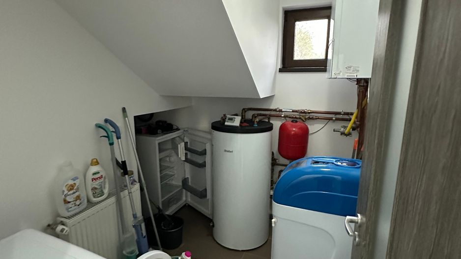 Casă / Vilă cu 4 camere de închiriat în zona Aradului - Poză 7