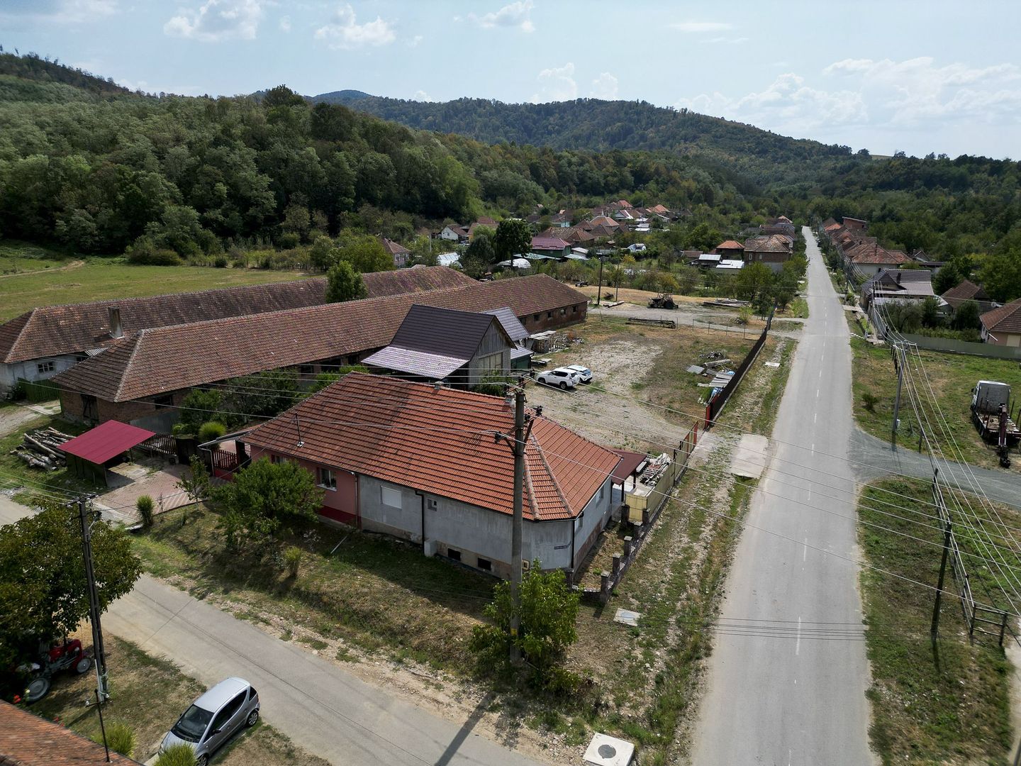 Casă tip duplex cu teren generos în Dezna - Poză 16