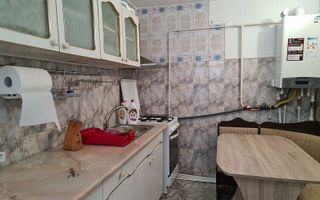 De inchiriat - casa P+1E+M - zona Port, langa liceul de Marina - Poză 5