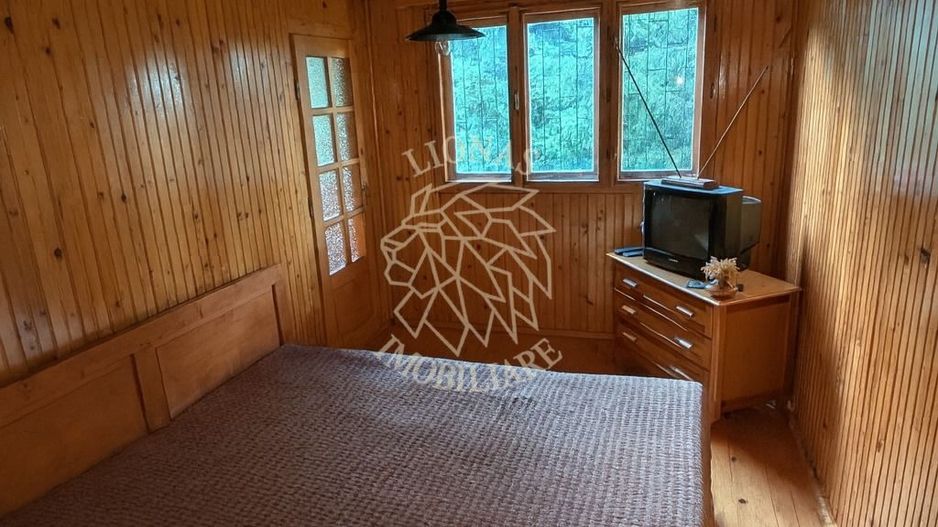 Cabana 110 mp-2 balcoane-teren 900 mp-zona gratar-Piatra Fantanele - Poză 3