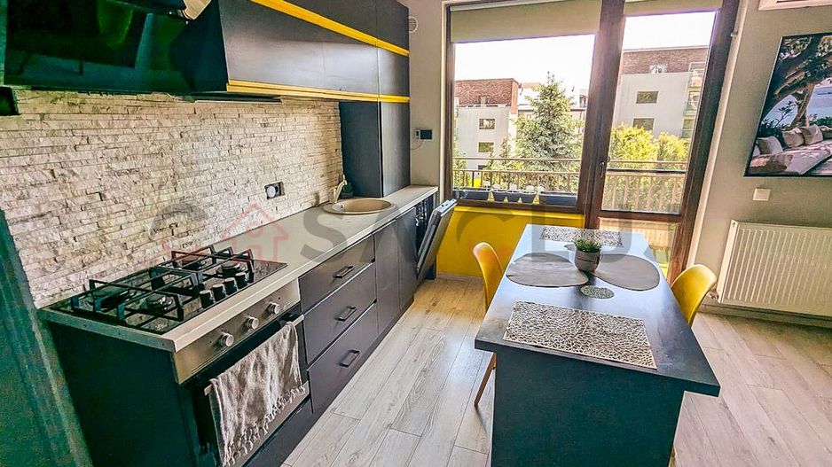 La cheie, cu doua locuri de parcare, ferit de agitatie si aglomeratie - Poză 2