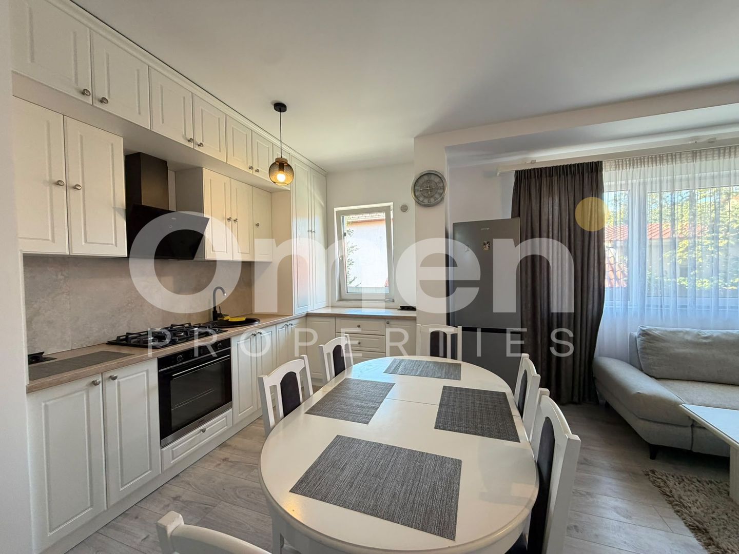 Apartament spatios | parcare | parter inalt | bloc nou | zona centrala - Poză 3