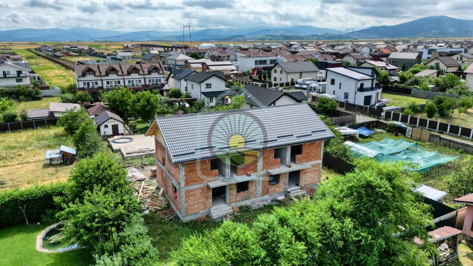 CASA  5 CAMERE IZVOR-TARLUNGENI - Poză 26