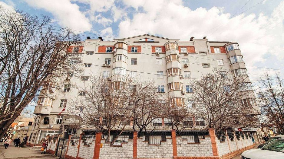 Chirie, apartament, 4 camere, str. Mihai Eminescu, Centru - Poză 1
