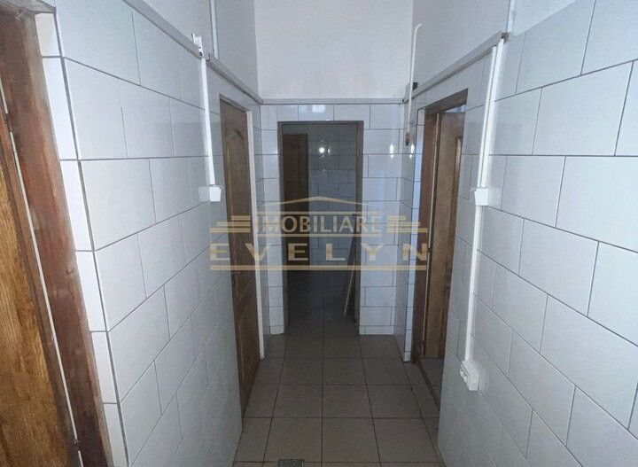 De Vanzare Spatiu Comercial, Zona Imparat Traian ( la 2 min. de MALL ), pret 81000 euro negociabil - Poză 4