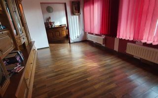 Casa de vanzare, 4 camere, 2 terase, garaj, 900mp teren - Poză 7