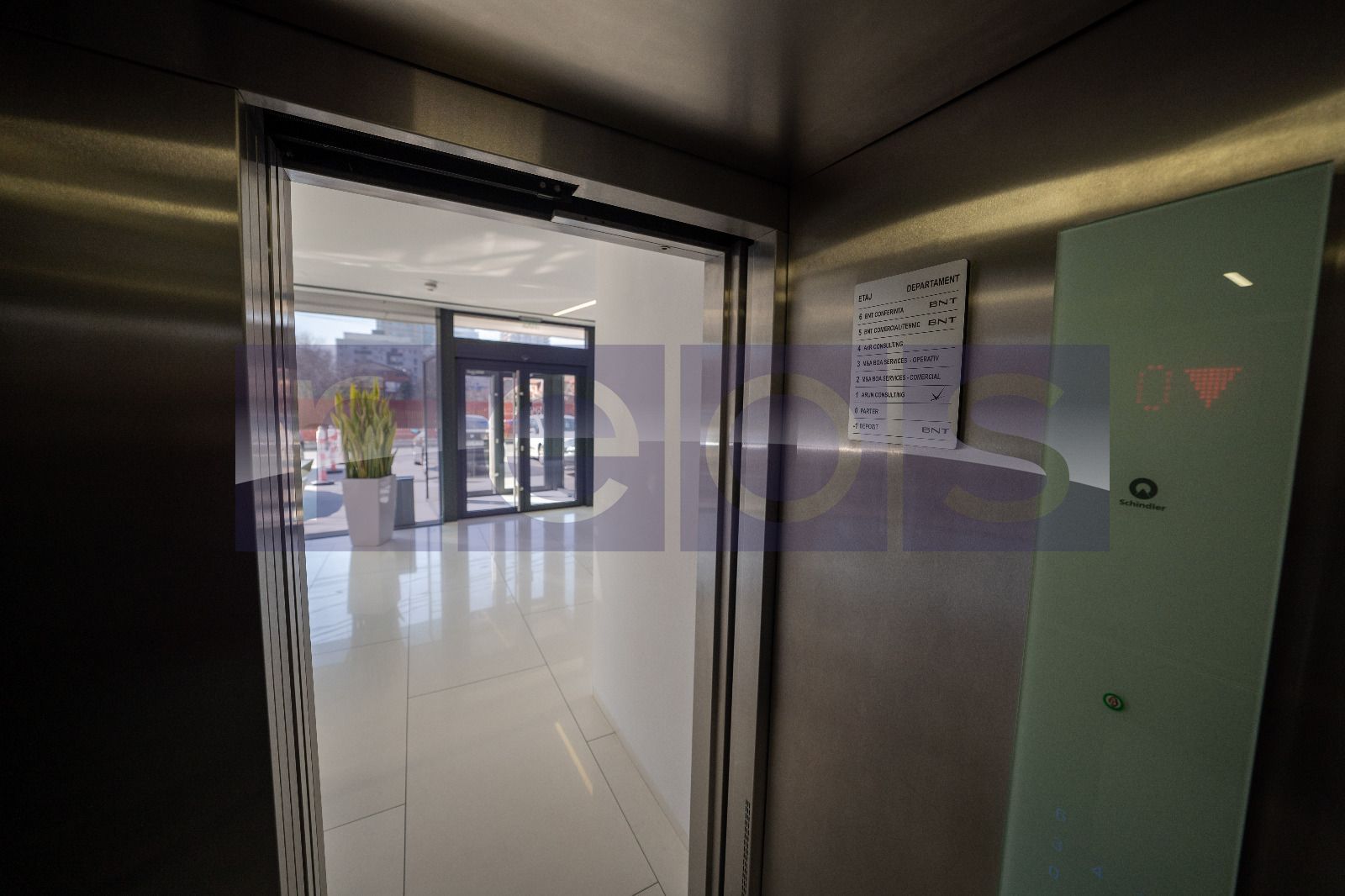 VANZARE -CLADIRE DE BIROURI - ARHITECTURA EXCEPTIONALA - Poză 18