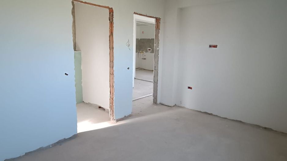 Case pe parter Tunari, zona linistita, curte MARE 350m - Poză 7