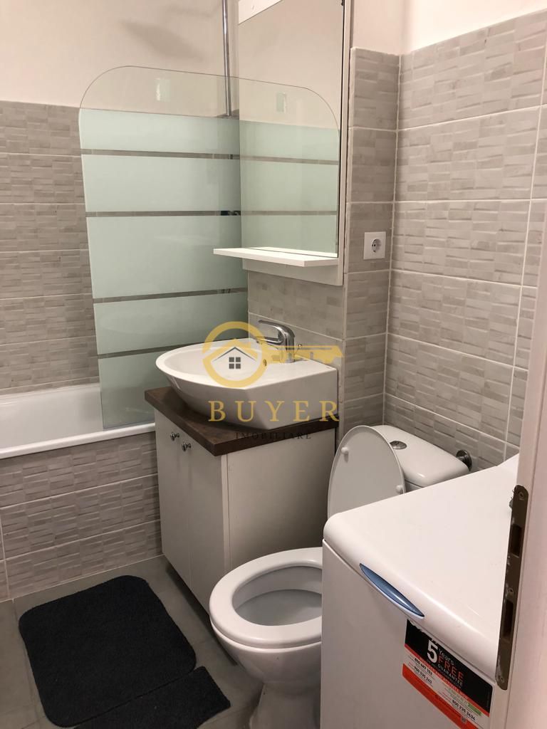 Garsoniera pe Pictor Brana, Selimbar- Etaj 1, loc de parcare privat - Poză 4