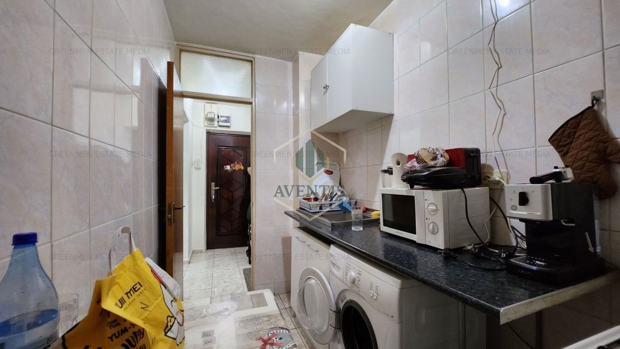 Garsoniera decomandata, bloc din 1982 reabilitat termic, Piata Muncii Baba Novac - Poză 13